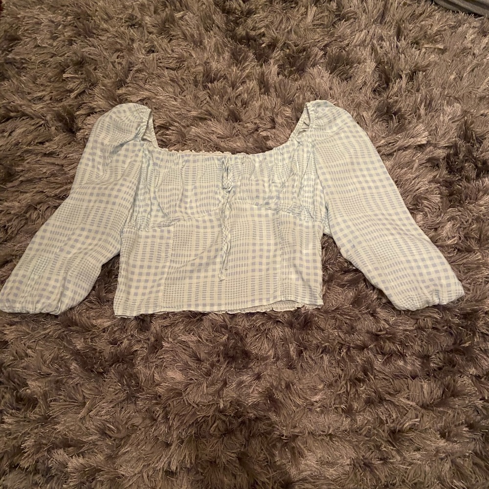 URBAN OUTFITTERS cropped mid sleeve